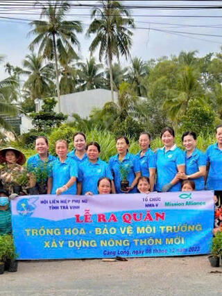 HINH_TRONG_HOA_BAO_VE_MOI_TRUONG_2cf6d
