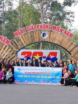 to-chuc-cho-can-bo-hoi-vien-phu-nu-ve-nguon-tham-quan-di-tich-lich-su-dia-dao-cu-chi1_a4ded