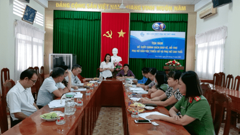 Đoàn nghiên cứu thực địa đề tài Độc lập cấp Quốc gia của TW Hội đến làm việc tại tỉnh Trà Vinh